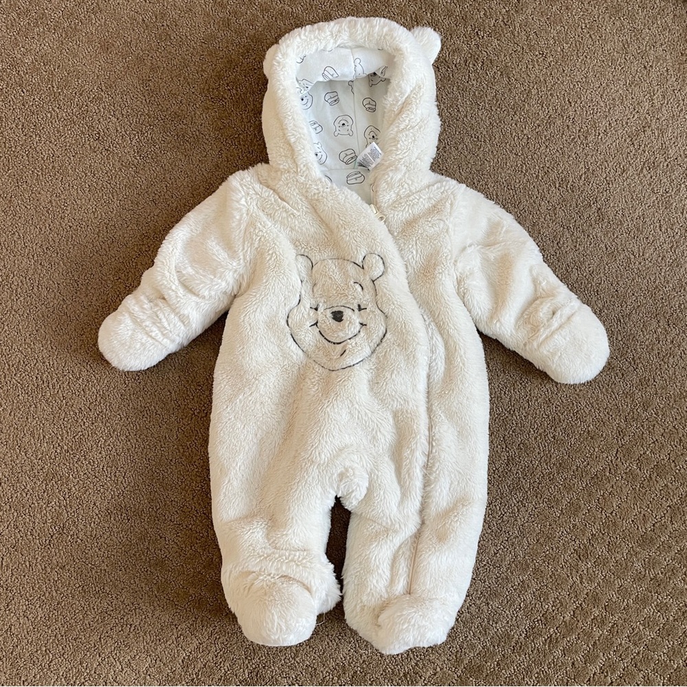 The coziest Winnie the Pooh fleexe bunting, size 6-9mo, like new